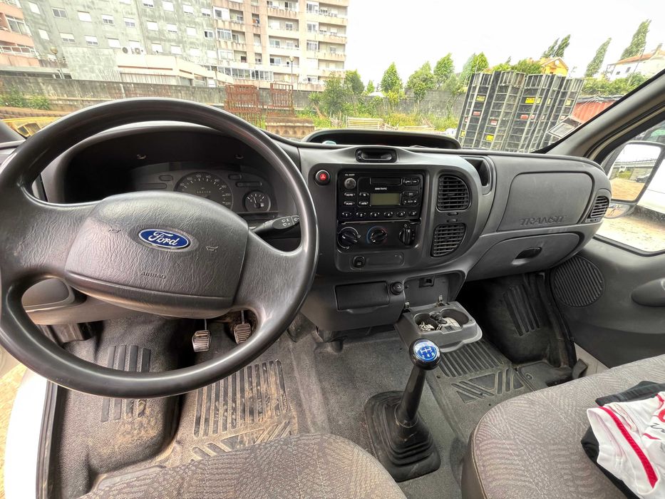 Ford Transit 9 lugares 2001
