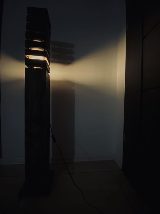 Lampa podłogowa lita sosna