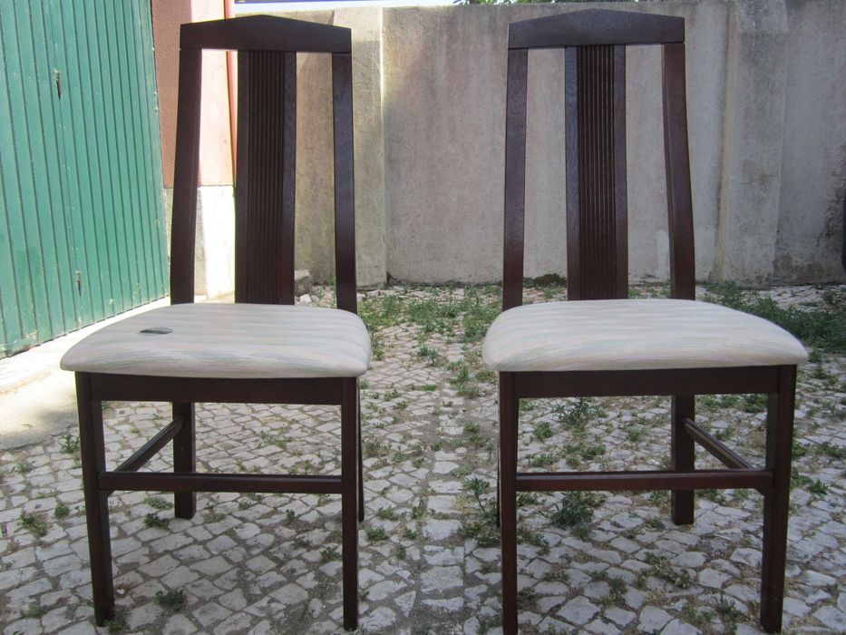 2 cadeiras madeira maciça Mogno vintage resistentes assento almofadado