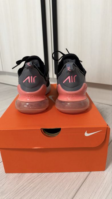 Кроссівки Nike Air Max 270