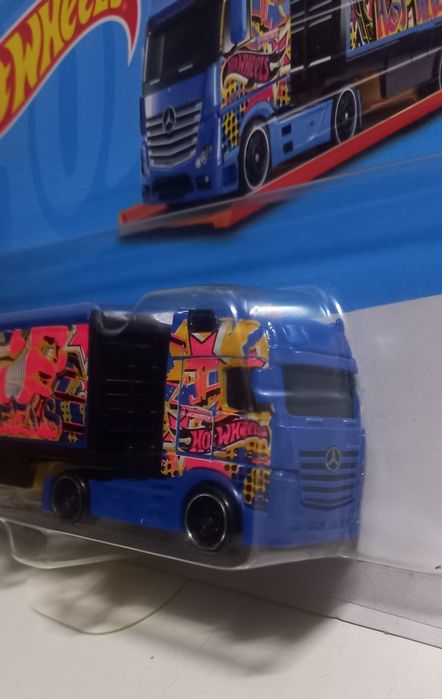 Mercedes-benz actros hot wheels