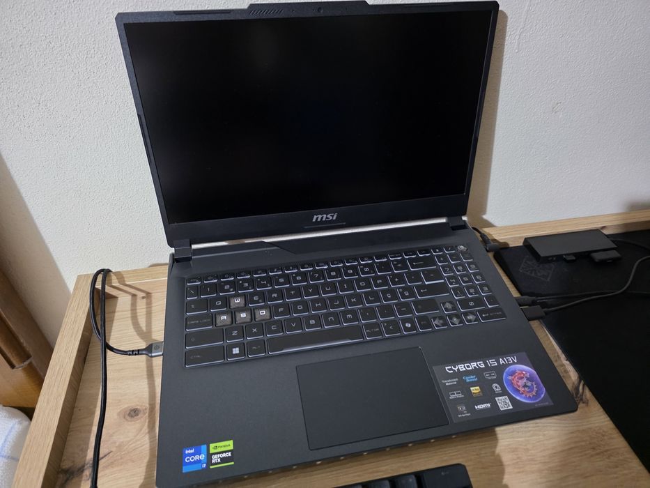 Portátil gaming msi cyborg 15 a13ve