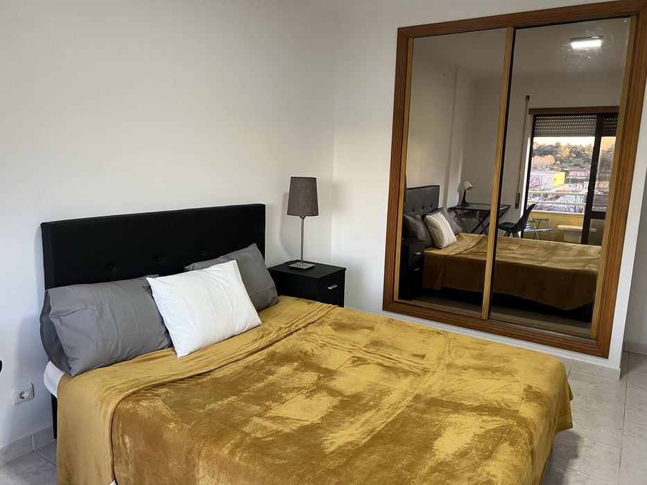 Quarto em Santarem (com Varanda)  400€