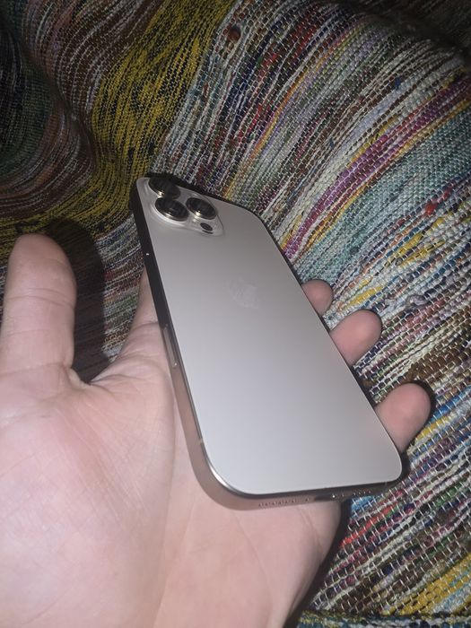 Vendo ou troco IPHONE 16 pro max