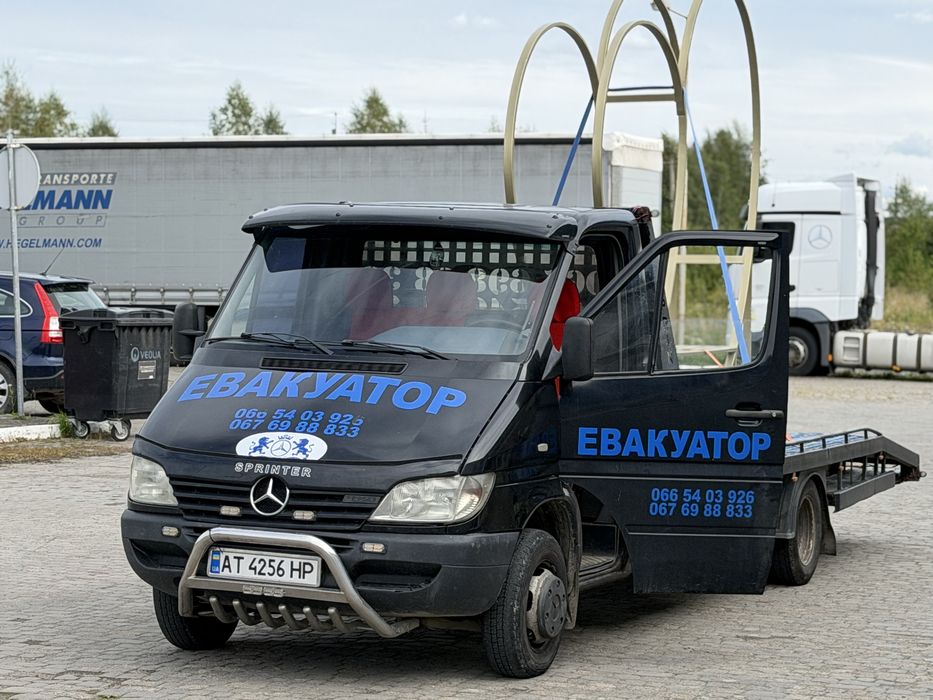 Евакуатор 24/7 вантажні перевезення .