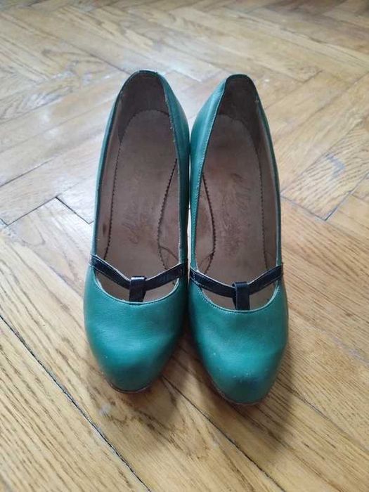 Zielone vintage buty na obcasie