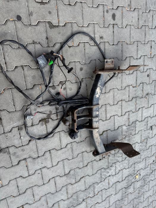 Hak holowniczy z instalacją Ford Transit Mk8 14-16r