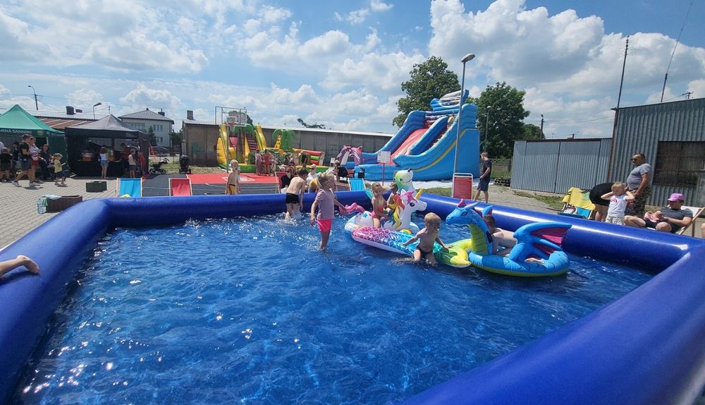 Dmuchana zjeżdzalnia, dmuchaniec, plac zabaw , tor przeszkód, zamek