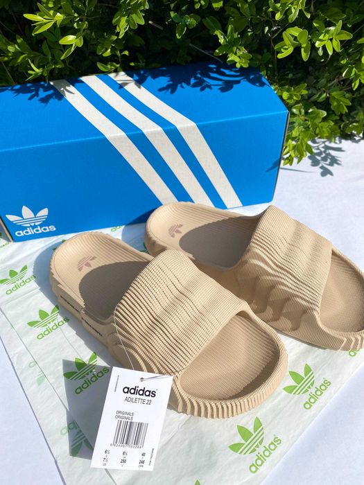 жіночі пантолети тапки Adidas Adilette бежеві 22 36-41