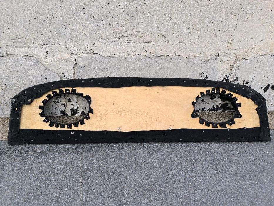 Задняя акустическая полка Ваз