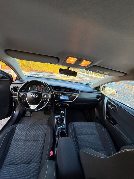 Toyota Auris 2.0 diesel .Super stan