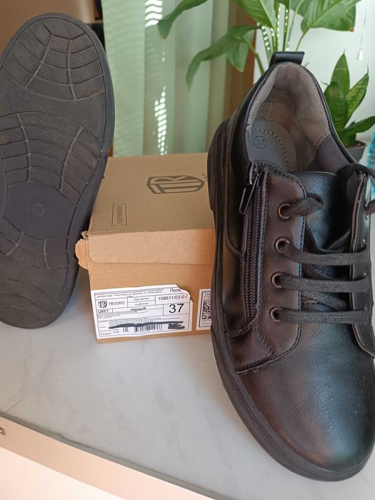 Туфлі 37р фірма Tesoro