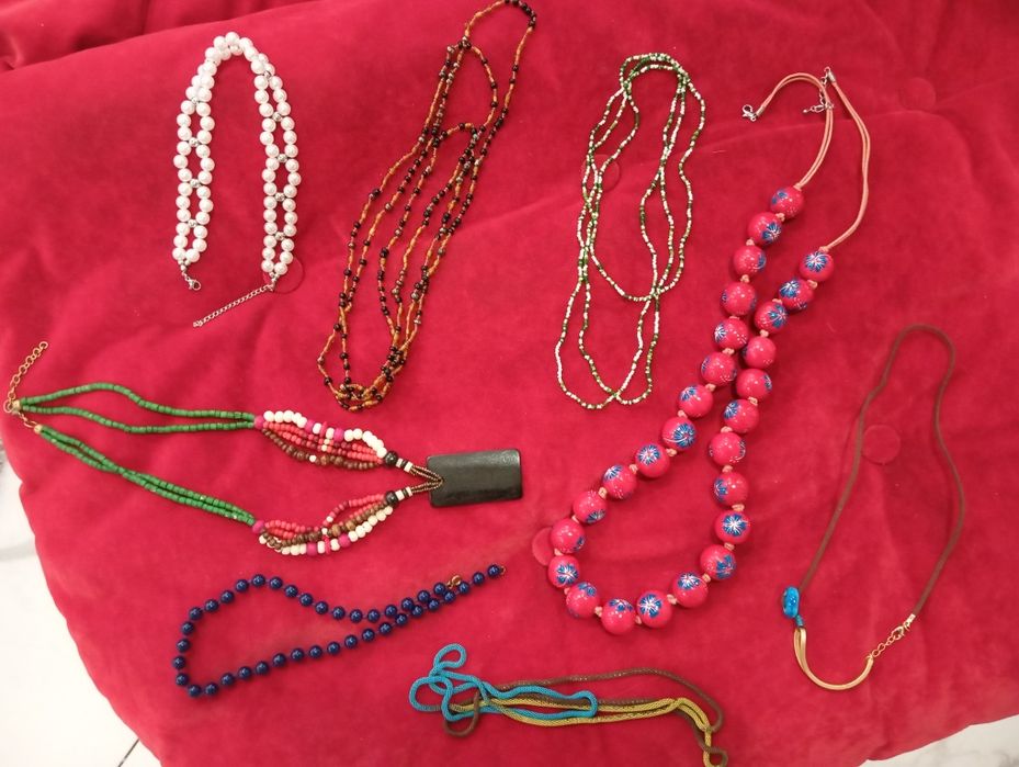 Біжутерія,прикраси бусини