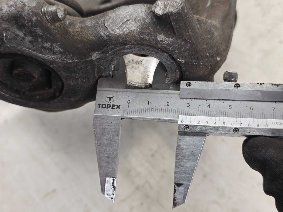 Zwrotnica prawa przednia przód 4G0407242D AUDI A4 B8 A5 LIFT 11-15 Q5 8R A6 C7