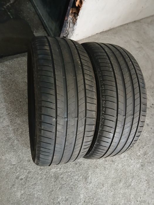 2 Pneus 245/45R18 Bridgestone