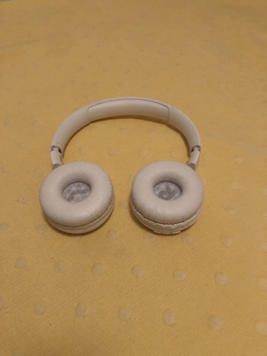 JBL Headphones Bluetooth