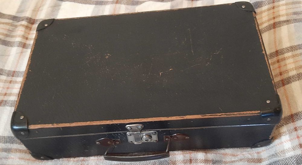 Walizka PRL, antyk retro lata 50 w dobrym stanie, 15cmx33cmx54cm