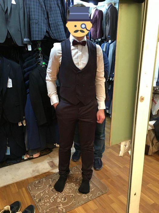 Чоловічий косюм трійка ,в ідеальному стані . Шикарна якість