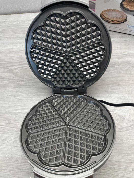 Gofrownica Princess srebrny/szary 1200 W