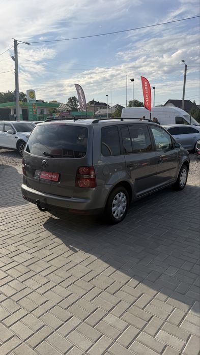 Volkswagen Touran Фольксваген Тоуран FL 2008р 1.6 MPІ бенз 5 МКПП 7 місць