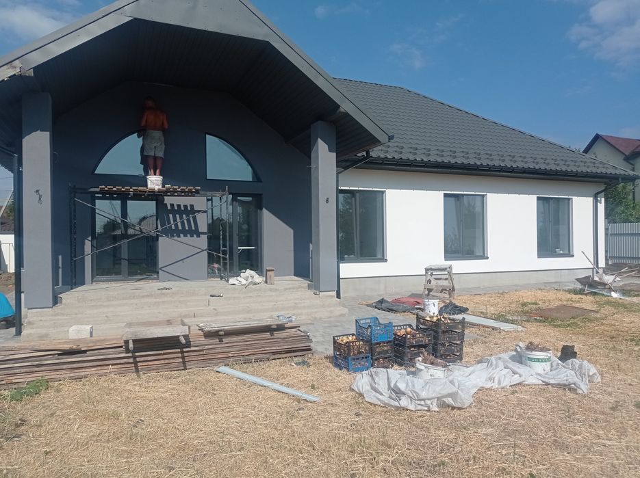 Нанесення декоративної штукатурки баранець