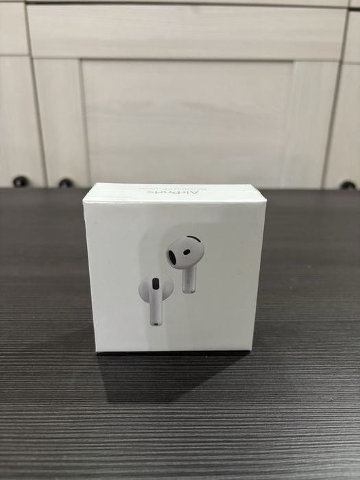 Apple AirPods 4 ANC