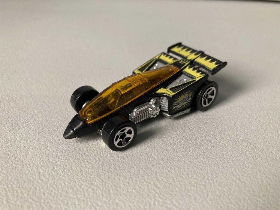 Hot Wheels 1987 Air Circus Shadow Jet