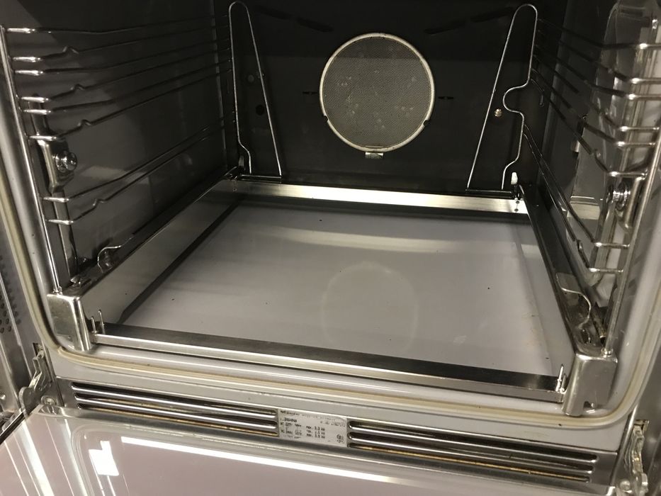 Духова шафа Miele Classic