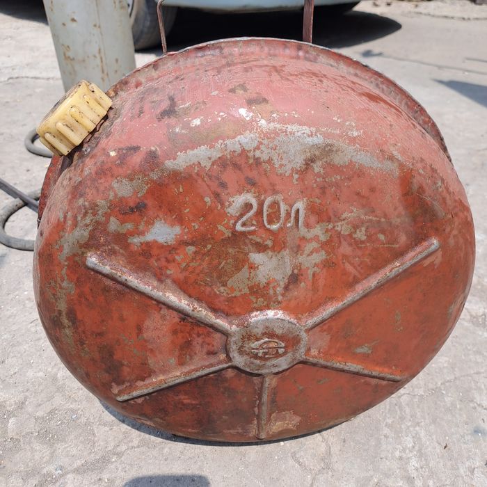 Продам канистру 20 литров