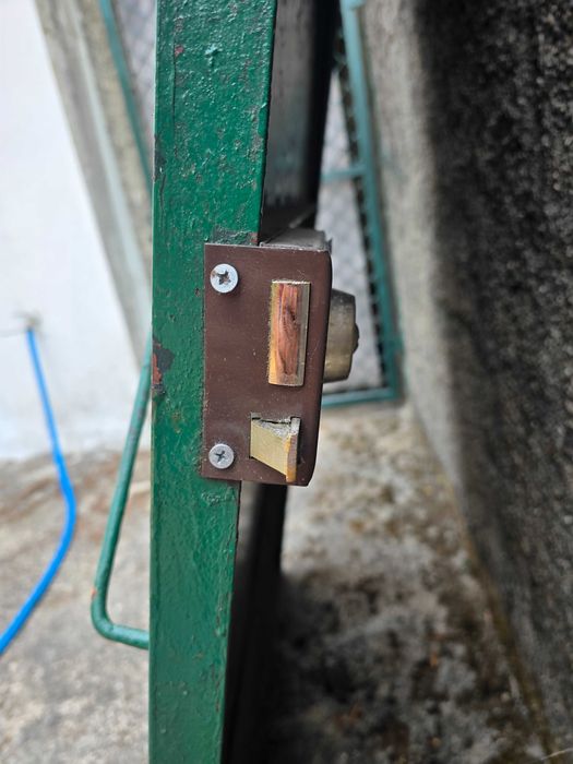 Porta de aço  galvanizado 1,96mx1,08m