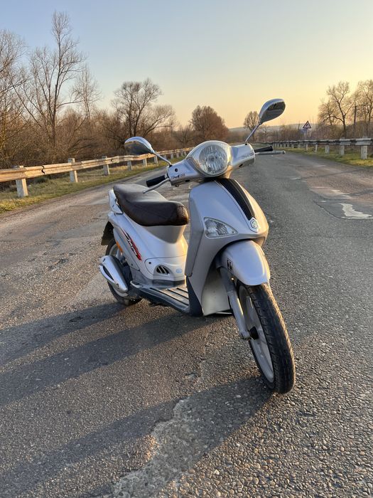 Продам скутер piaggio liberty 4t на оригинальних деталях