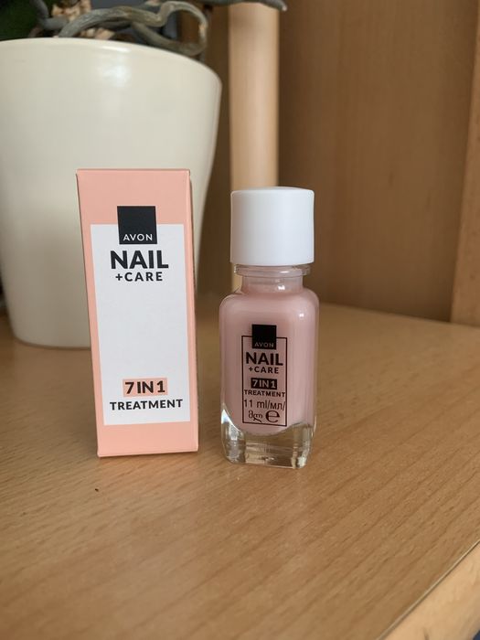 Kuracja do paznokci 7w1 Avon Touch of Nude