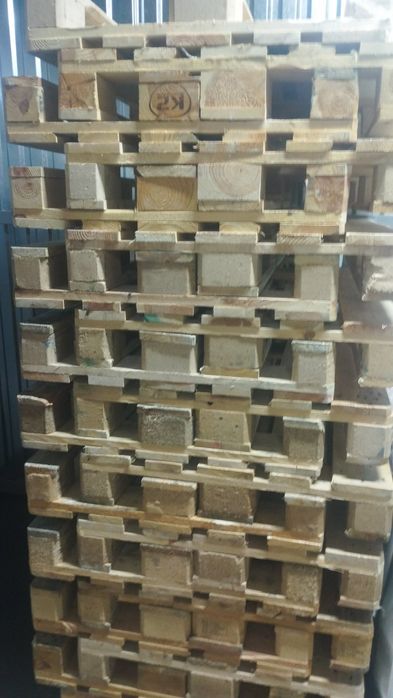 Продам піддони у доброму стані розмір 800*1200   та  1000 на 1200