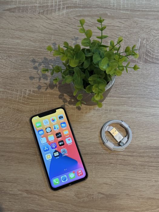 Iphone 11 pro 85% bateria