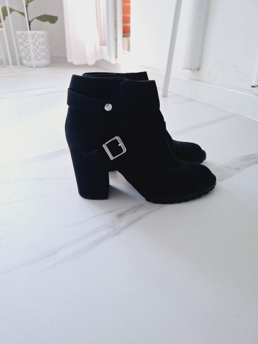 Botki 37 czarne zamszowe na klocku 7 cm wygodne