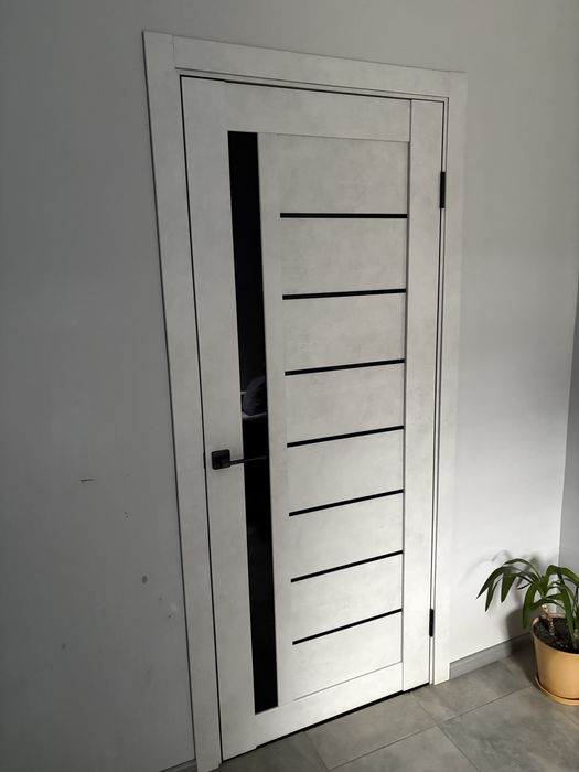 Продам міжкінтатні двері хороша якість.