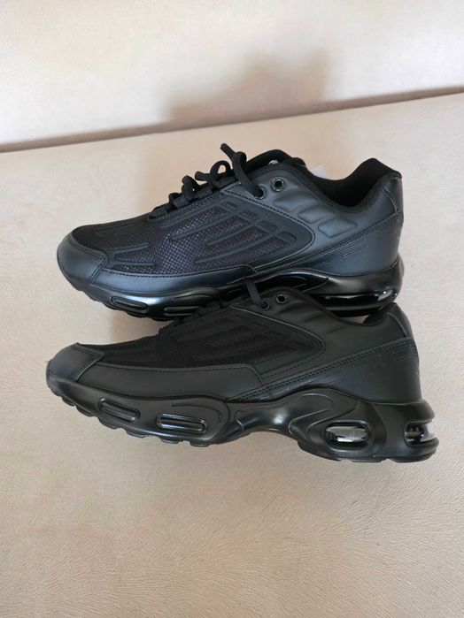 Nowe Buty sportowe z poduszkami w podeszwie r43