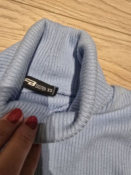 Błękitny golfik r. XS