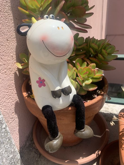 Mealheiro Vaca cerâmica 14 cm, pernas flexíveis