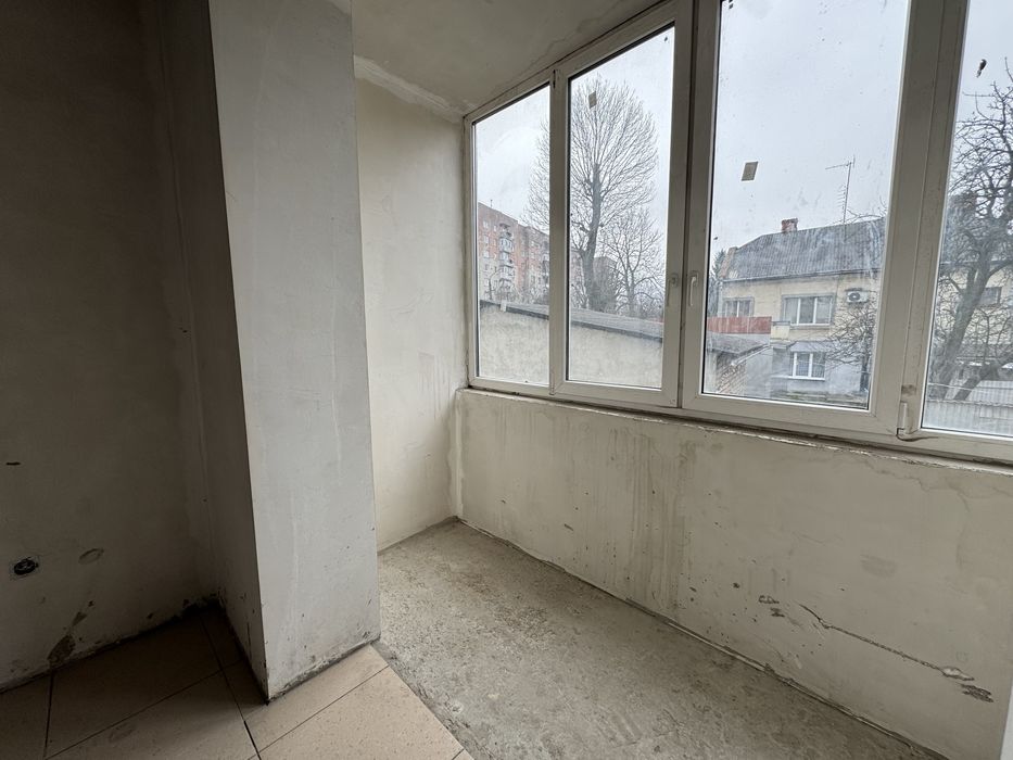 Фасад 100 м² на перехресті+ Канікули на ремонт