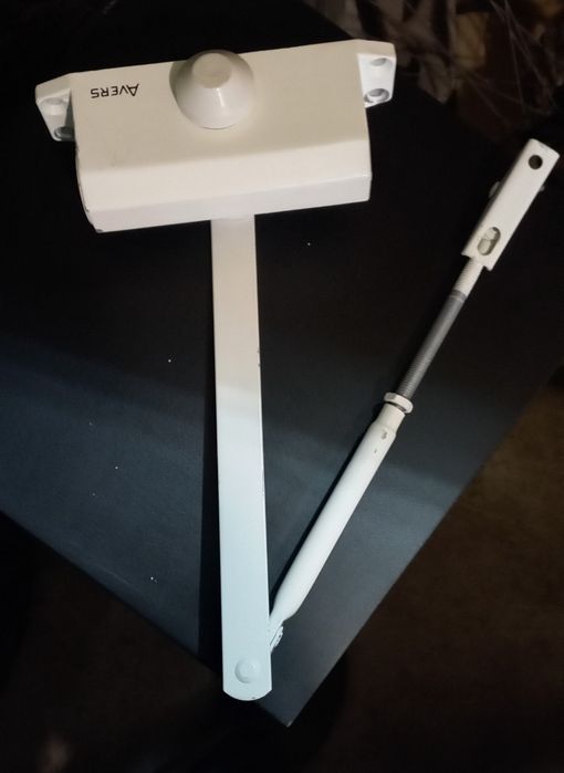 Доводчик дверний Avers DS-45