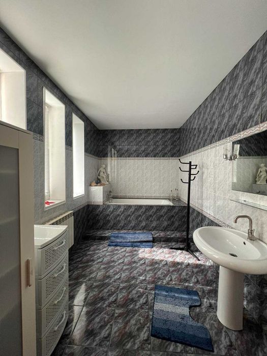 Продається готовий будинок в м.Коломия.