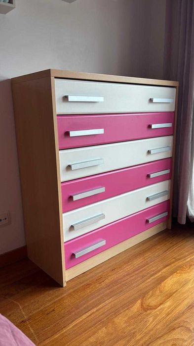 Cómoda quarto rapariga