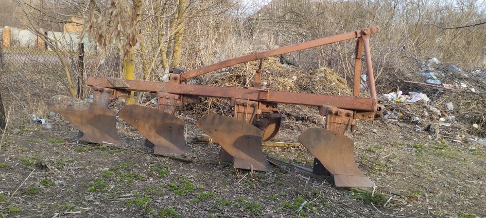 Продам плуг ПЛН 4-35