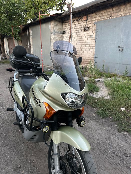 А мотоцикл Honda transalp 650