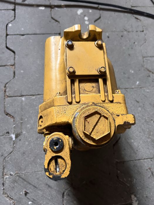 Pompa Hydrauliczna koparko-ładowarka CAT CATERPILLAR 416/428