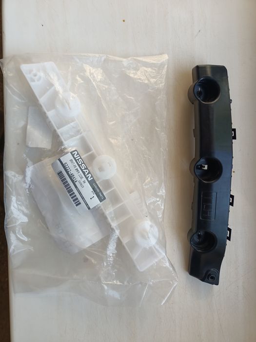 Кріплення бампера переднього Nissan Rogue Ніссан Рог