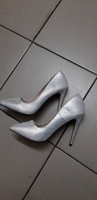 Продаются новые туфли