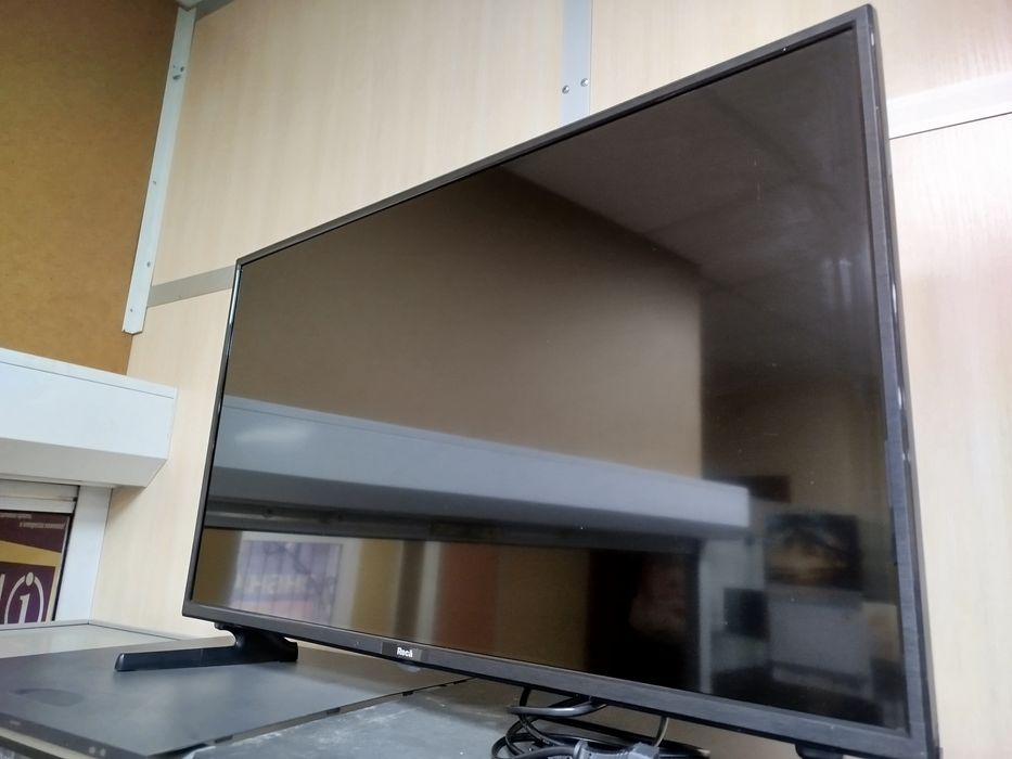 Б.в.телевізор 32" з коробкою