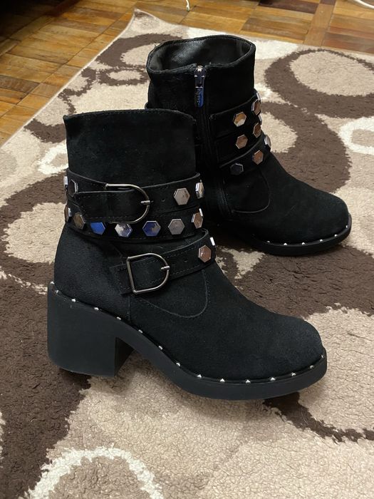 Жіноче взуття ботинки зимові, шкіряне замш 39